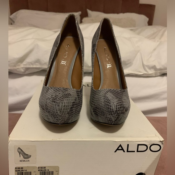 Snake print heels size 6 with matching clutch - Picture 13 of 13